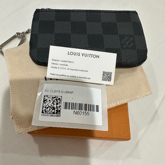 Louis Vuitton Key Pouch - Picture 7 of 9